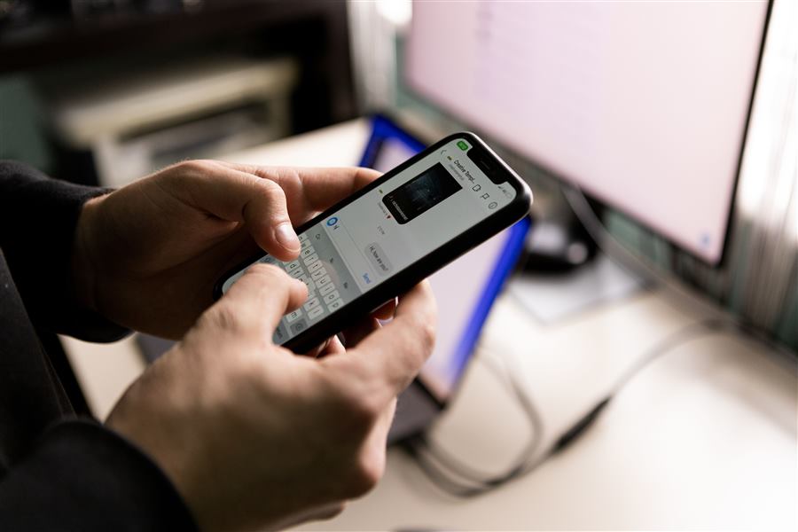 Échange par téléphone pour discuter d'un besoin spécifique
