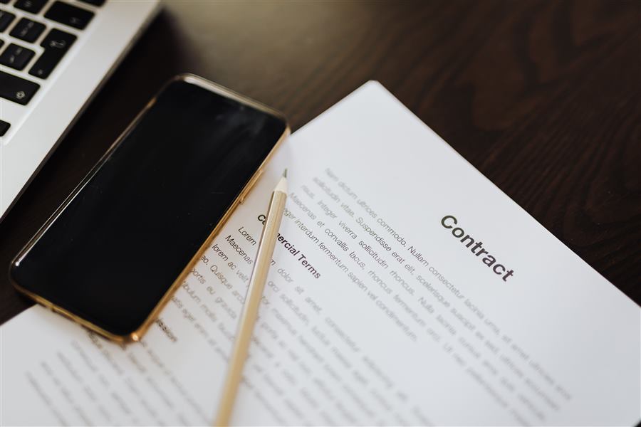 Signature d'un contrat de nettoyage récurrent